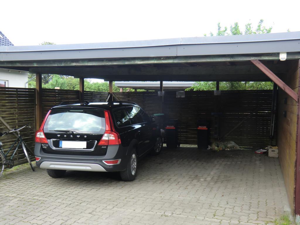 Böltser Hus Ferienwohnungen mit Strandkorb und Kamin 10 Gehminuten zum kurtaxefreien Sandstrand Kraksdorf Exterior foto